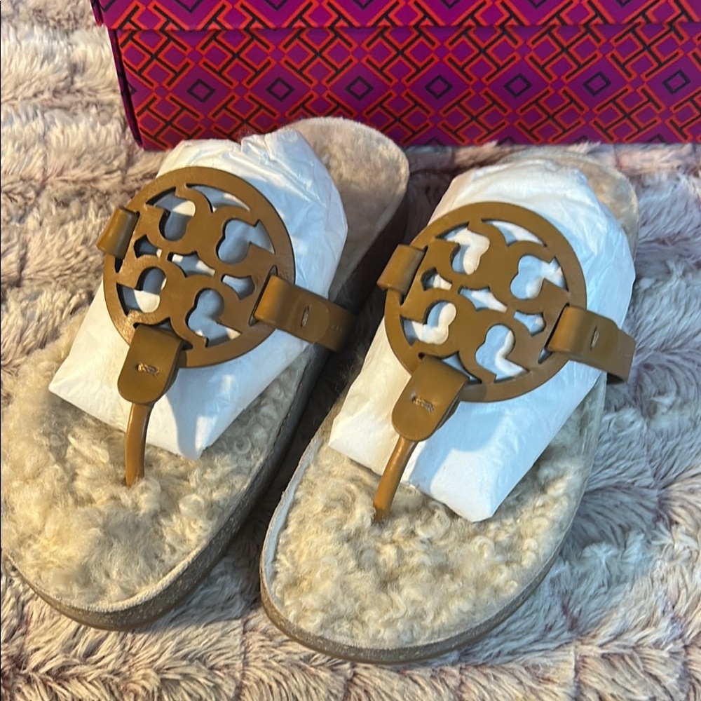 Tory Burch Tan Sandals Classic Thong Style - Picture 6 of 7